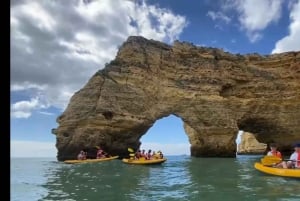 Benagil: tour guiado en kayak por las cuevas de Benagil