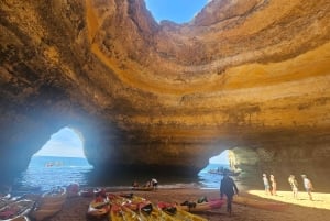 Benagil: tour guiado en kayak por las cuevas de Benagil