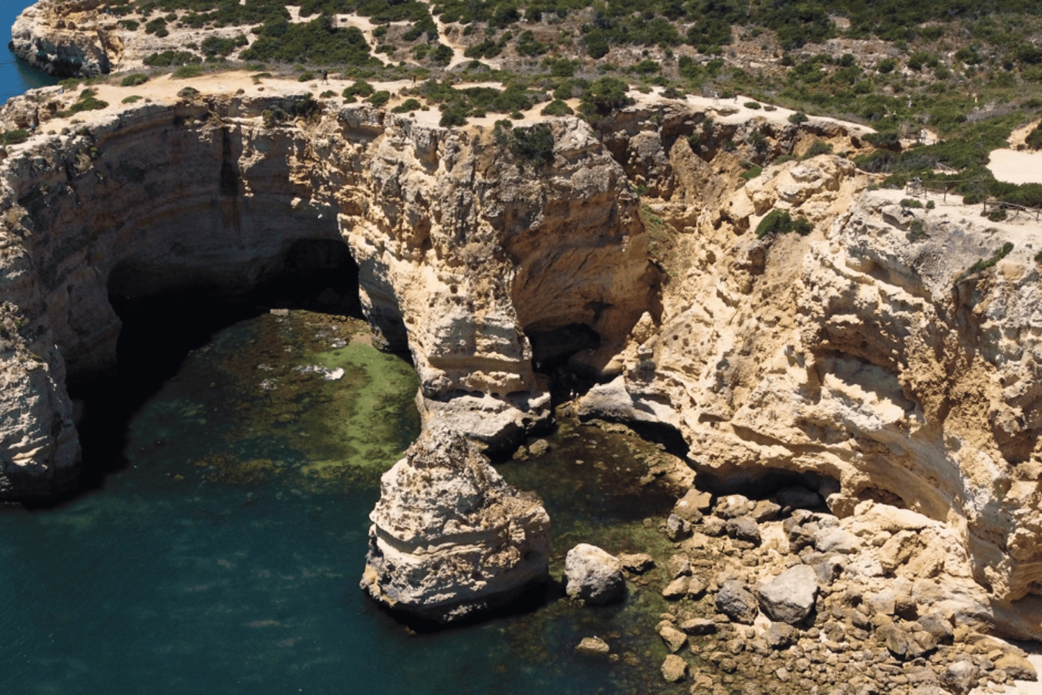 Benagil: tour en kayak al amanecer por las cuevas de Benagil con guía