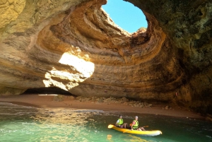 Tour de 1 hora a la cueva de Benagil con guía local.