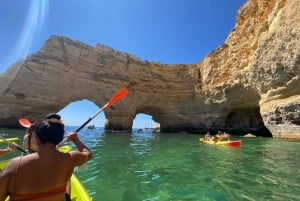 Benagil: Caiaque guiado para cavernas, praias e lugares secretos