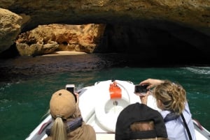 Depuis Portimão : Visite guidée des grottes de Benagil en hors-bord