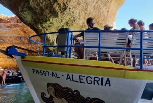 Portimão: Benagil Caves and Coast Boat Tour with Swim Stop