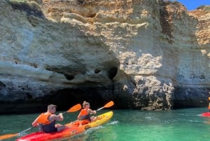 Benagil: Guidede kajakkturer i grotter, viker og hemmelige strender
