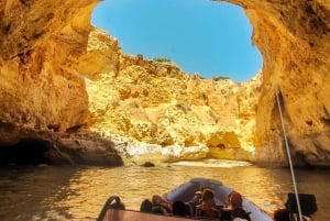 Portimão : visite complète des grottes de Benagil avec repas à l'Allgarbe