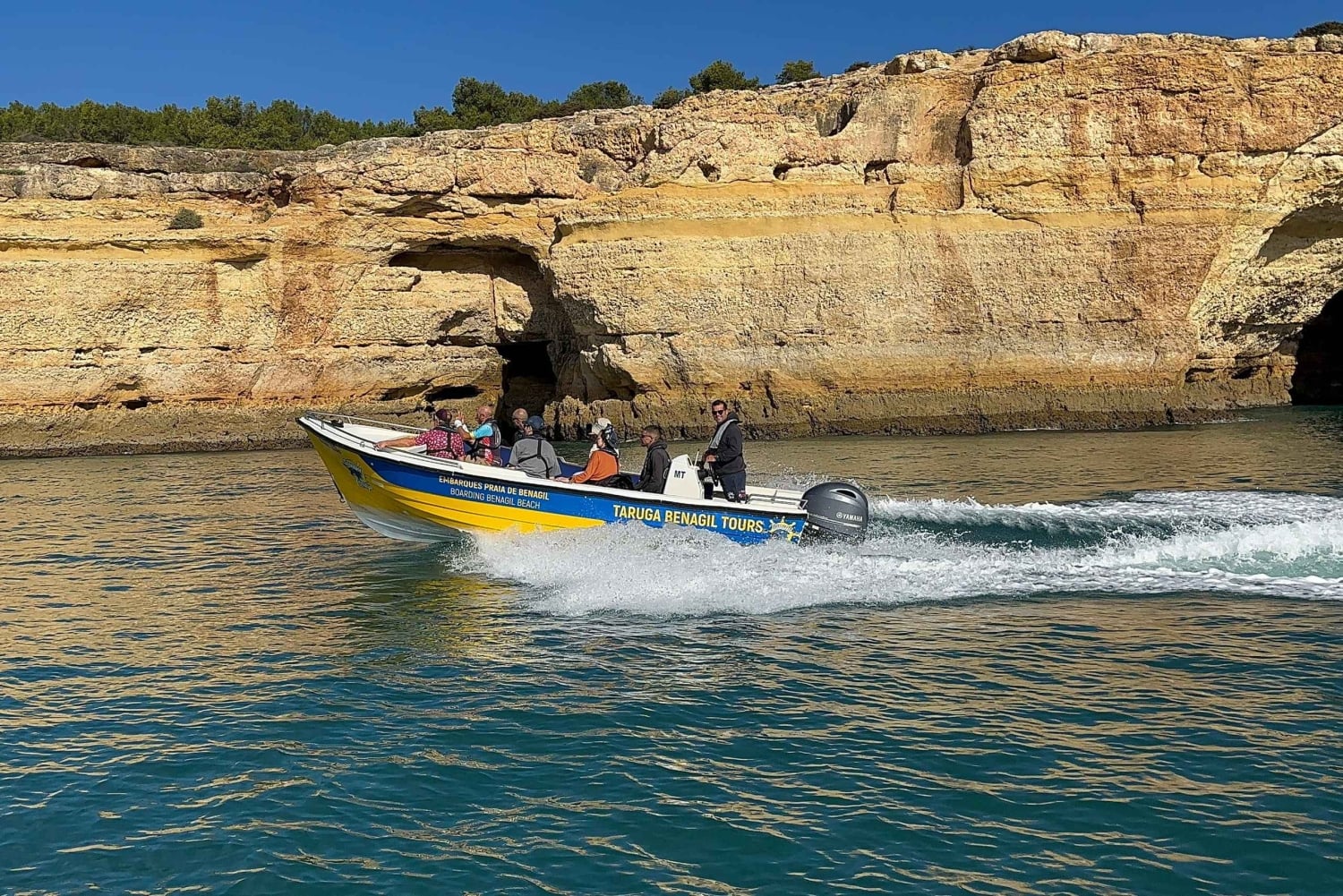 Benagil : tour privé exclusif en bateau vers les grottes avec baignade