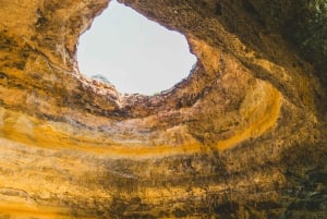 Benagil: tour privato esclusivo in barca alle grotte con bagno