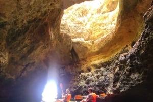 Benagil: Guided Kayak Tour in the benagil cave and remaining