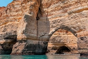 Benagil: Guided Kayak Tour in the benagil cave and remaining