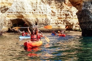 Benagil: Wycieczka z przewodnikiem kajakiem na plażę w jaskini Benagil