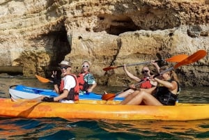 Benagil: Wycieczka z przewodnikiem kajakiem na plażę w jaskini Benagil