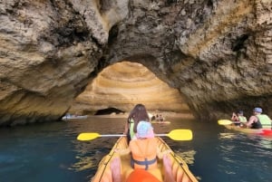 Benagil: Kajaktur till Benagilgrottorna – liten grupp