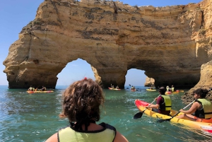 Benagil: Kajaktur till Benagilgrottorna – liten grupp