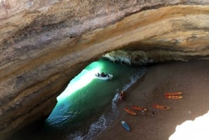 Benagil: Kajakking i Benagil-grottene og Marinha-stranden