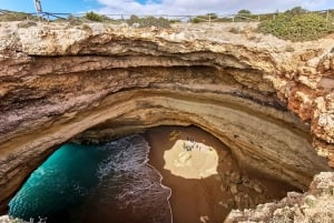 Benagil: Kayaking Tour to the Benagil Cave (Free Shower)