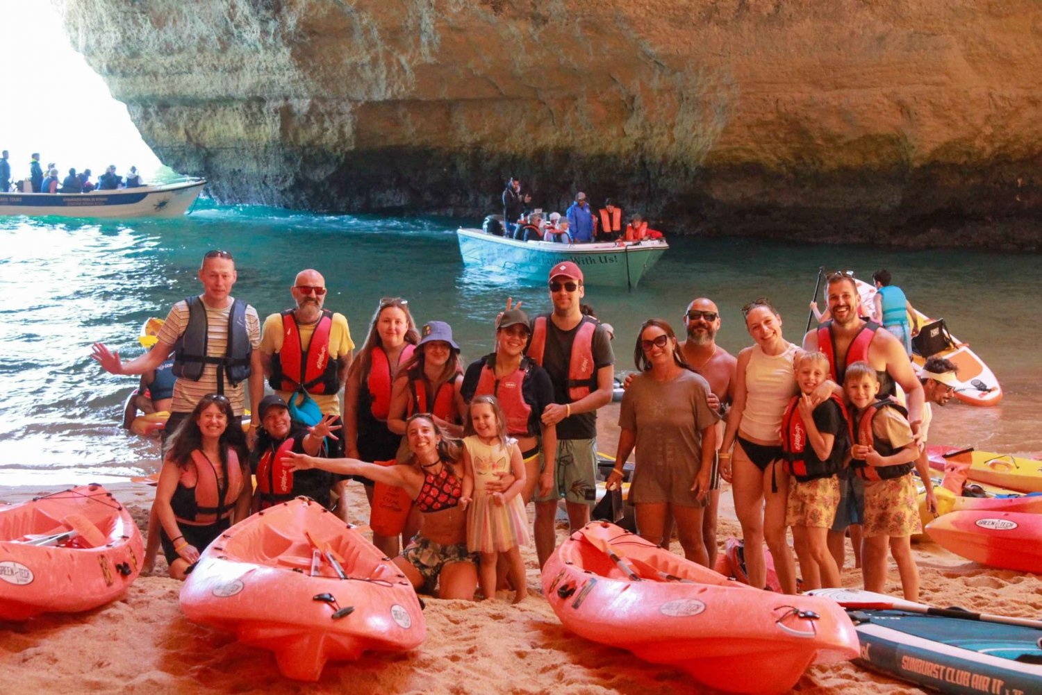 Odkryj jaskinię Benagil: Ekspresowa wycieczka kajakiem z przewodnikiem!