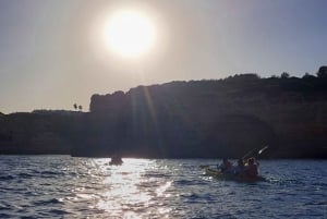 Benagil: Passeio de caiaque no mar ao nascer ou ao pôr do sol