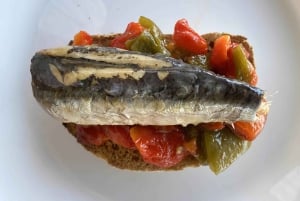 Carvoeiro/Portimão/Alvor: Wine Tour w/ Tasting, Tapas, Music