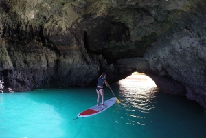 断崖と洞窟のスタンドアップパドルアドベンチャー