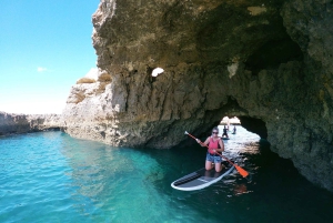 断崖と洞窟のスタンドアップパドルアドベンチャー