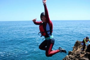 Coasteering Algarve: Klipphopp, simning och klättring i Sagres