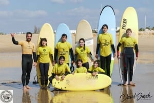 Aula de surf na praia da Falésia em grupo pequeno + duche quente