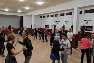 Faro: Privatlektioner eller grupplektioner i dans (Salsa,Bachata,Kizomba)