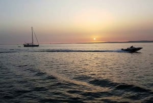 Faro: Ria Formosa Rondleiding bij zonsondergang per Catamaran