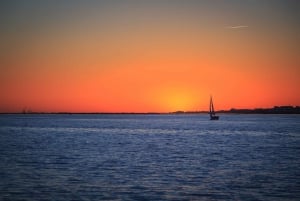 Faro: Ria Formosa: Opastettu auringonlaskun kierros katamaraanilla