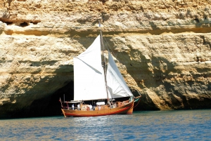 From Albufeira: 3.5-Hour Cruise with Cave Exploration