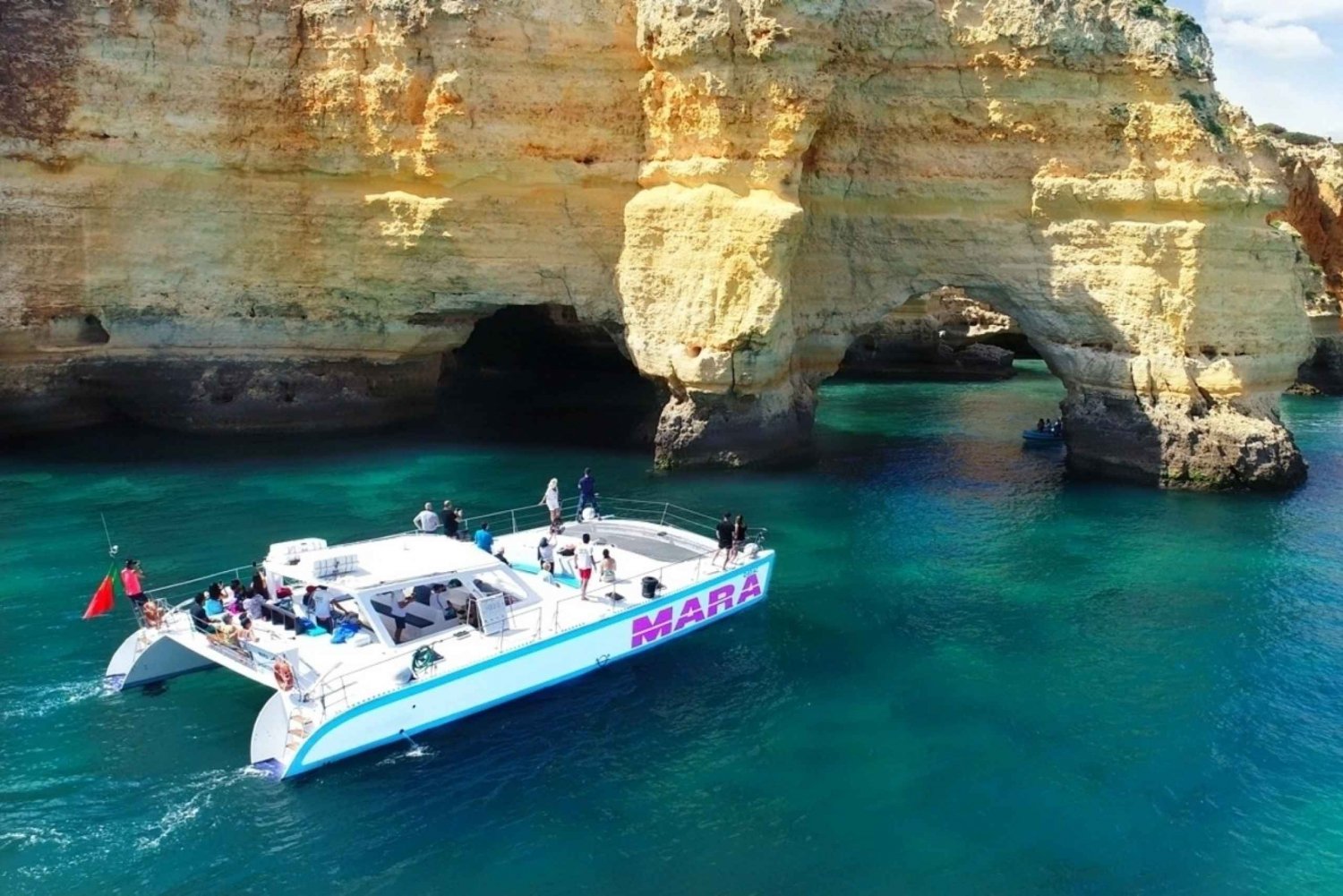 From Albufeira: Catamaran BBQ Trip to Benagil Caves & Beach