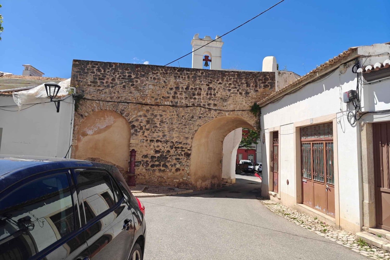 アルブフェイラ発：トゥクトゥクで行くロウレ市場と市内ツアー