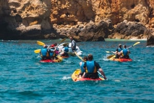 Tour guiado en kayak: Explorando las Cuevas de Benagil