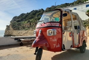 Von Albufeira: Tuk-Tuk Tour zu den Benagil-Höhlen