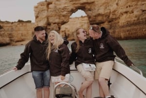 Fra Armação de Pêra: Privat solnedgangstur i Benagil-grottene