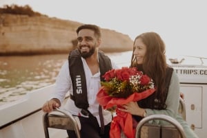 Fra Armação de Pêra: Privat solnedgangstur i Benagil-grottene