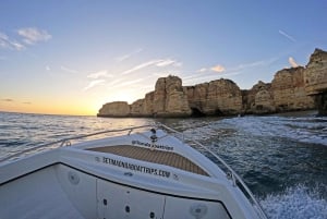 アルマサン・デ・ペラ発：ベナギル洞窟へのサンセットボートツアー