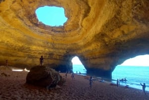 Desde Benagil: alquiler de tablas de paddle surf en Sea Caves