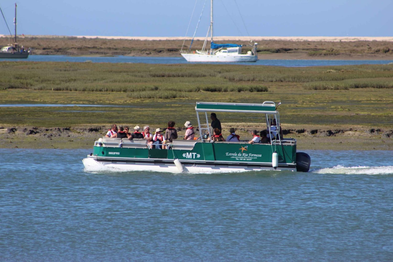 From Faro: 2-Island, 2-Stop Ria Formosa Catamaran Tour