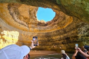 From Faro: Boat trip to Benagil Cave & Praia da Marinha