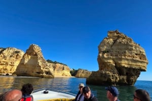 From Faro: Boat trip to Benagil Cave & Praia da Marinha