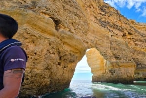 From Faro: Boat trip to Benagil Cave & Praia da Marinha