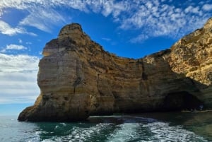 From Faro: Boat trip to Benagil Cave & Praia da Marinha