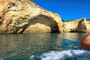 From Faro: Boat trip to Benagil Cave & Praia da Marinha