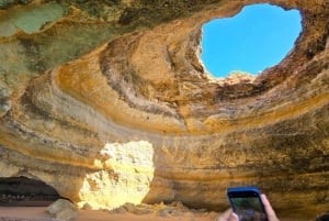 From Faro: Boat trip to Benagil Cave & Praia da Marinha