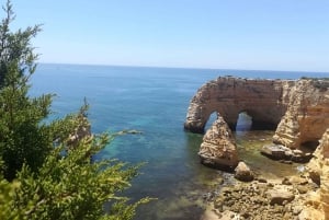 Från Faro: Vandra till Benagils klippor och upplev fyra skatter