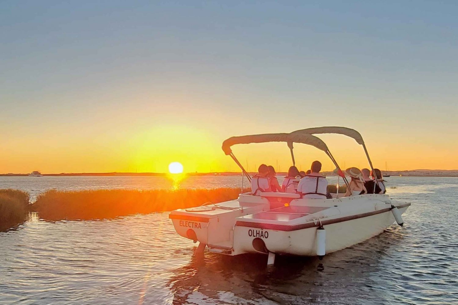 De Faro: Passeio de barco ao pôr do sol na Ria Formosa