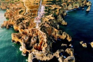 Lagosista: 2,5 tunnin opastettu rannikkoveneajelu ja vierailu luolassa