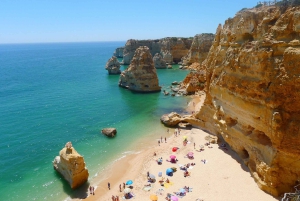 Tour di un giorno da Lisbona all'Algarve con la Grotta di Benagil.