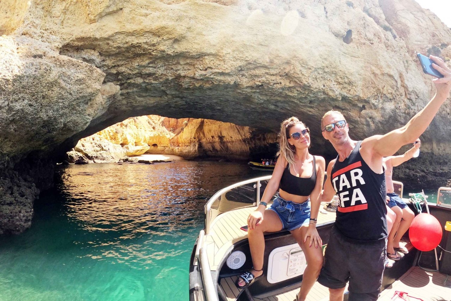 Portimão : 2 h en catamaran vers les grottes de Benagil
